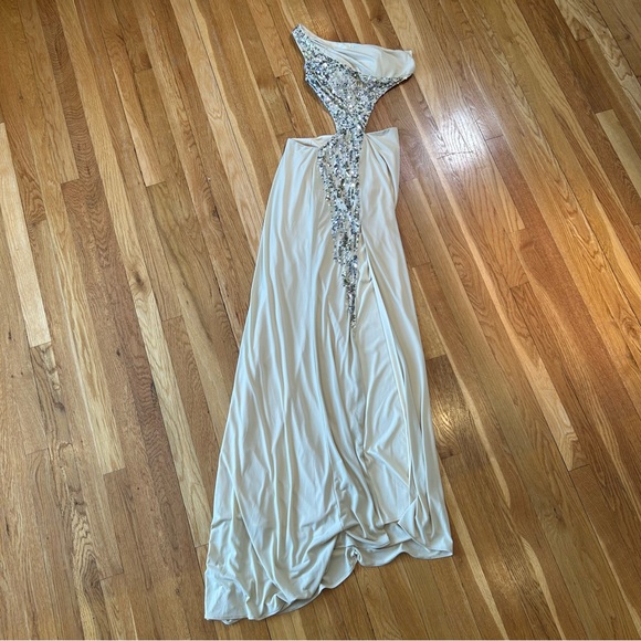 Tony Bowls Dresses & Skirts - Tony Bowls Satin One Shoulder Size 0 Sequence Prom Dress Cream Color Formal Gown